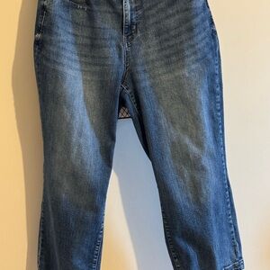 Judy Blue Cropped Blue Jeans